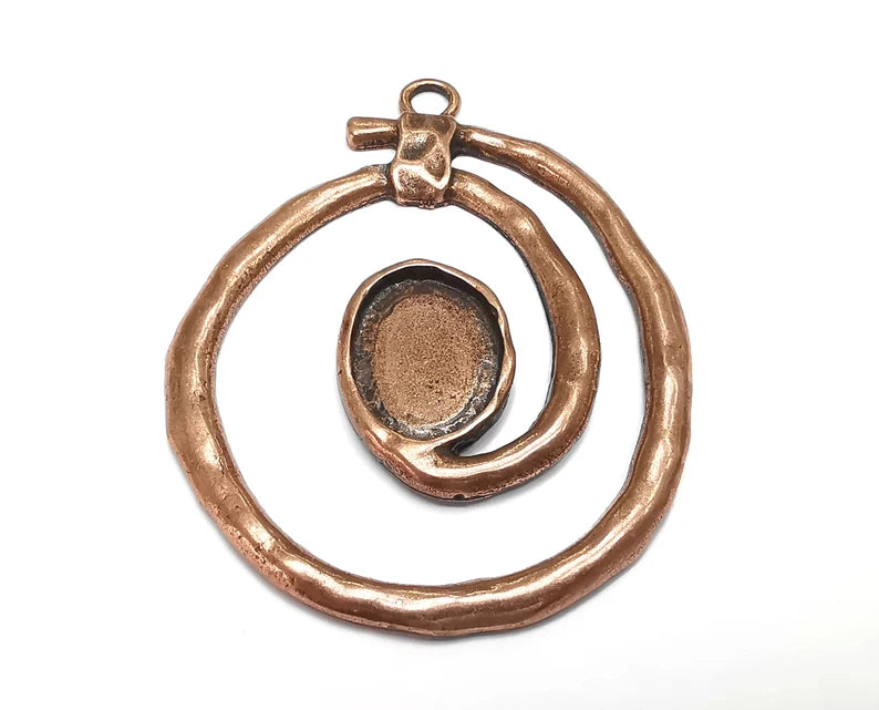 Hammered Swirl Pendant Resin Blank Antique Copper Plated Pendant (70x54mm) (20x15mm Blank) G27558