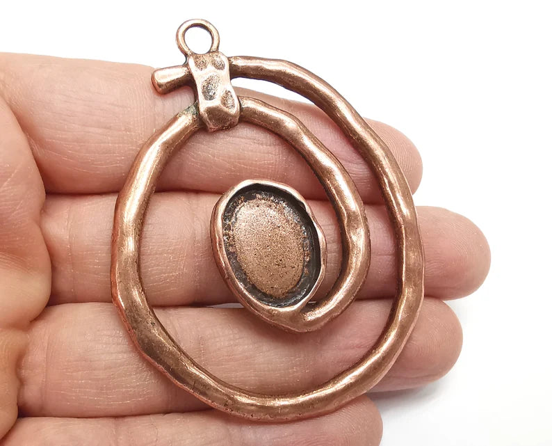 Hammered Swirl Pendant Resin Blank Antique Copper Plated Pendant (70x54mm) (20x15mm Blank) G27558