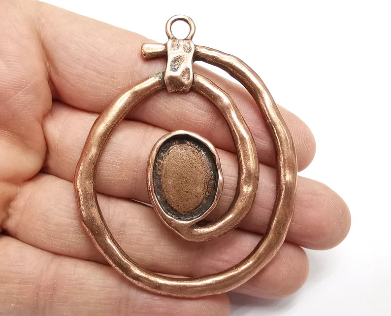 Hammered Swirl Pendant Resin Blank Antique Copper Plated Pendant (70x54mm) (20x15mm Blank) G27558