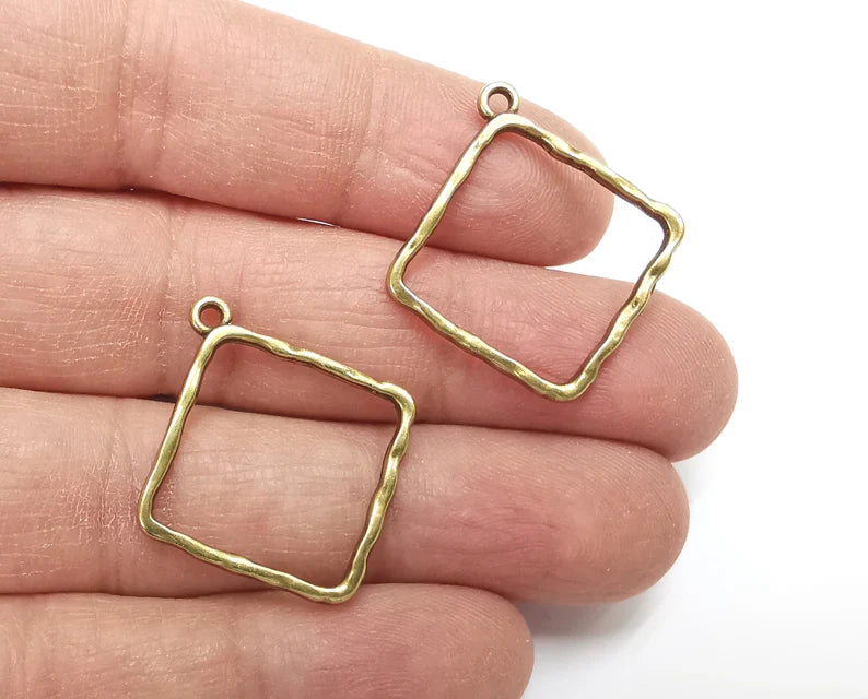 Hammered Rhombus Charms Antique Bronze Plated Findings (30x28mm) G27709