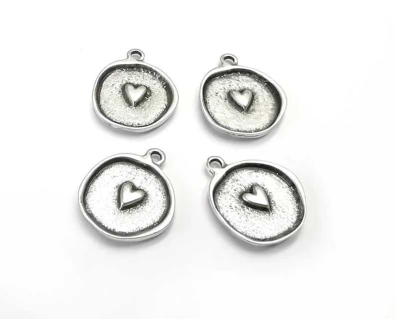 Heart Disc Round Charms Antique Silver Plated Charm (20x17mm) G27733