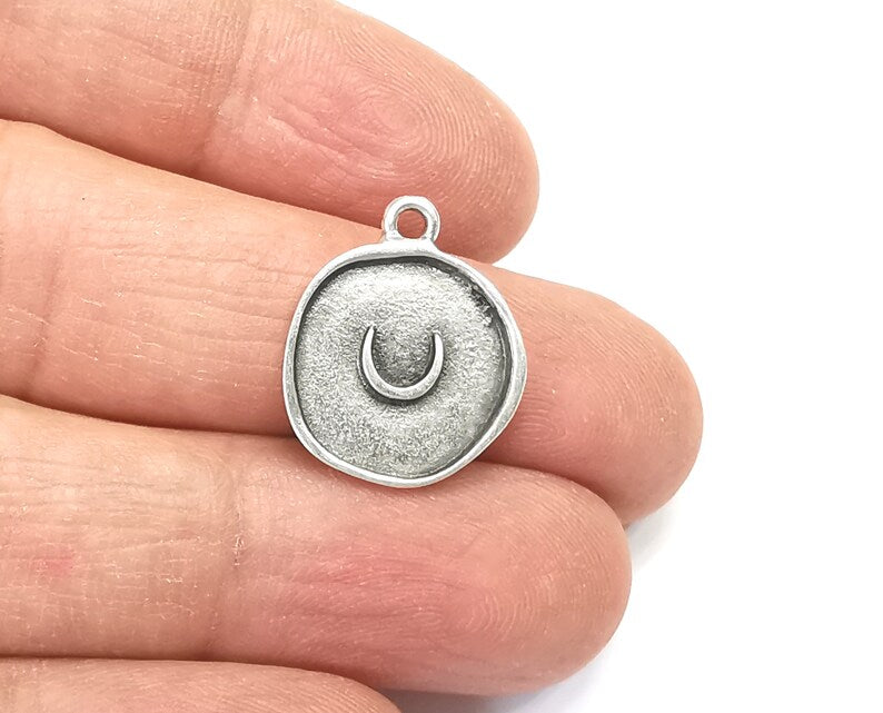 Crescent Moon Round Charms Antique Silver Plated Charm (24x17mm) G27742