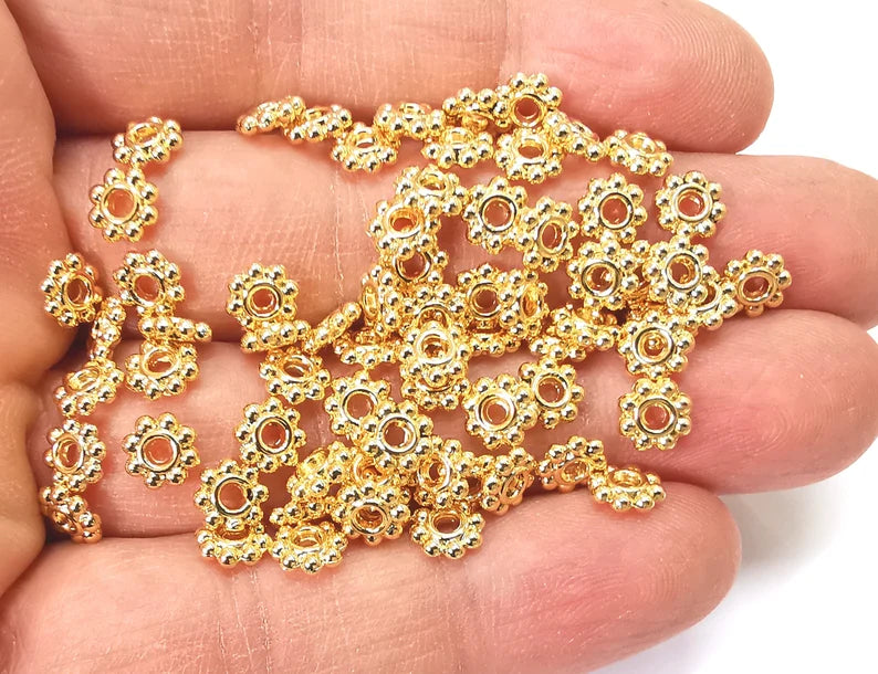 10 Flower Beads Shiny Gold Plated Beads (7mm) G27583