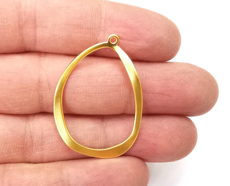 Wavy Oval Charms Shiny Gold Plated Charms (39x27mm) G27747