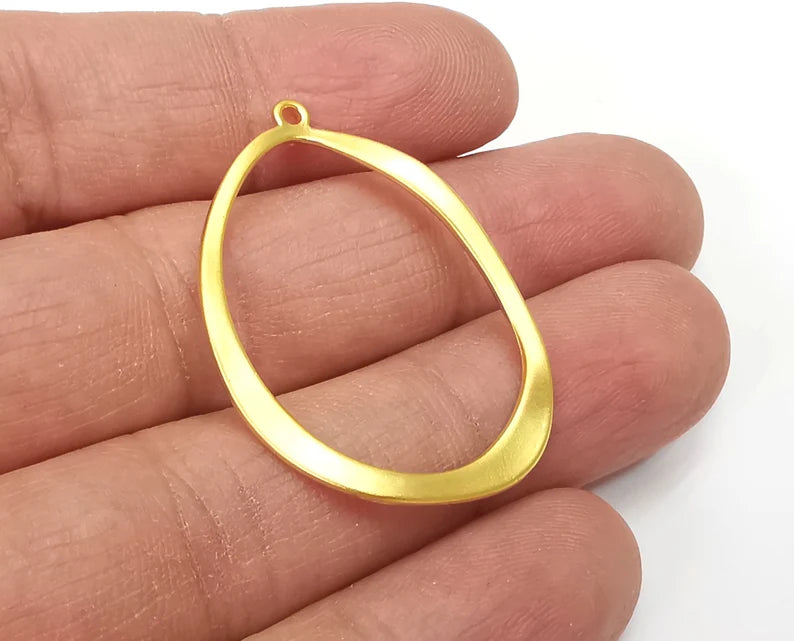 Wavy Oval Charms Shiny Gold Plated Charms (39x27mm) G27747