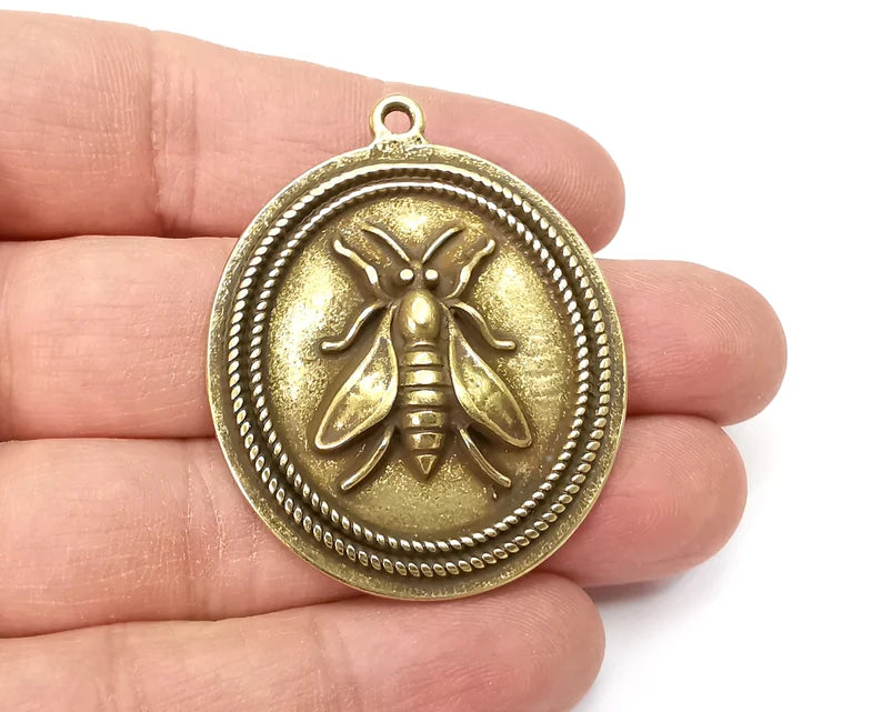 Queen Bee Oval Pendant Antique Bronze Plated Pendant (48x39mm) G27755