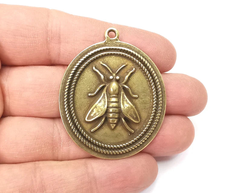 Queen Bee Oval Pendant Antique Bronze Plated Pendant (48x39mm) G27755