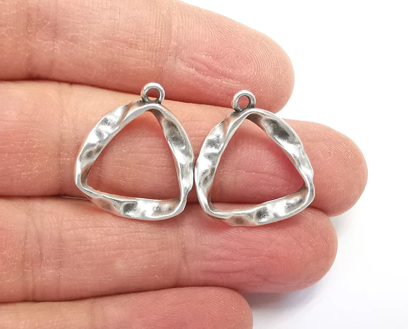 2 Triangle Charms (1 Side Hammered 1 Side Smooth) Antique Silver Plated Charm (23x20mm) G27613