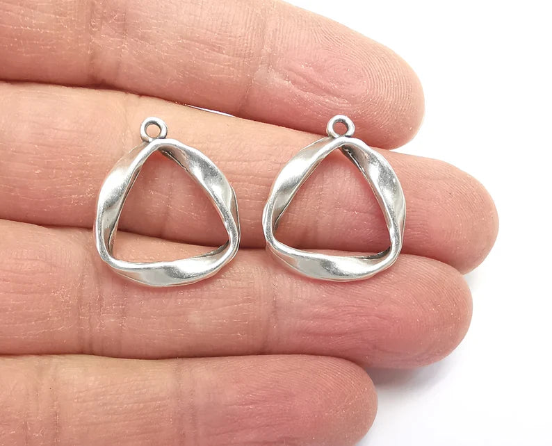 2 Triangle Charms (1 Side Hammered 1 Side Smooth) Antique Silver Plated Charm (23x20mm) G27613