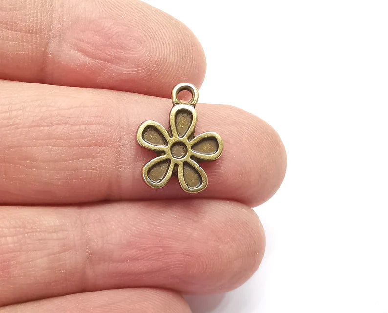 Flower Charms Antique Bronze Plated Charms (17x13mm) G27767