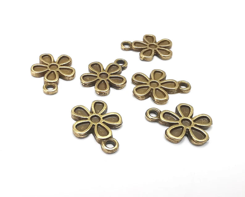 Flower Charms Antique Bronze Plated Charms (17x13mm) G27767