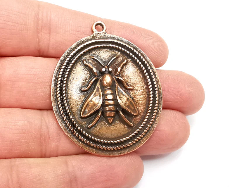 Queen Bee Oval Pendant Antique Copper Plated Pendant (48x39mm) G27819