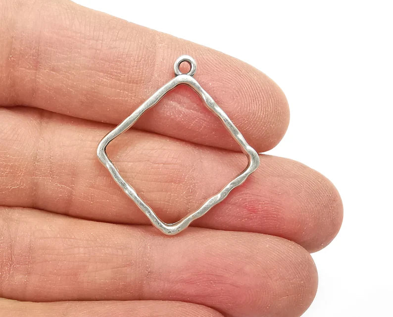 Hammered Rhombus Charms Antique Silver Plated Findings (30x28mm) G27629