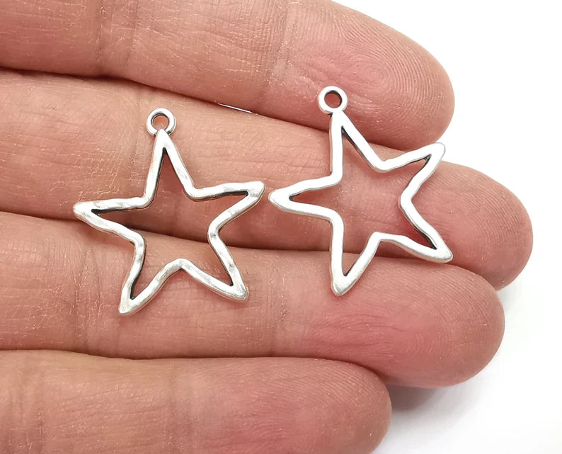 Hammered Star Charms Antique Silver Plated Charms (27x25mm) G27641