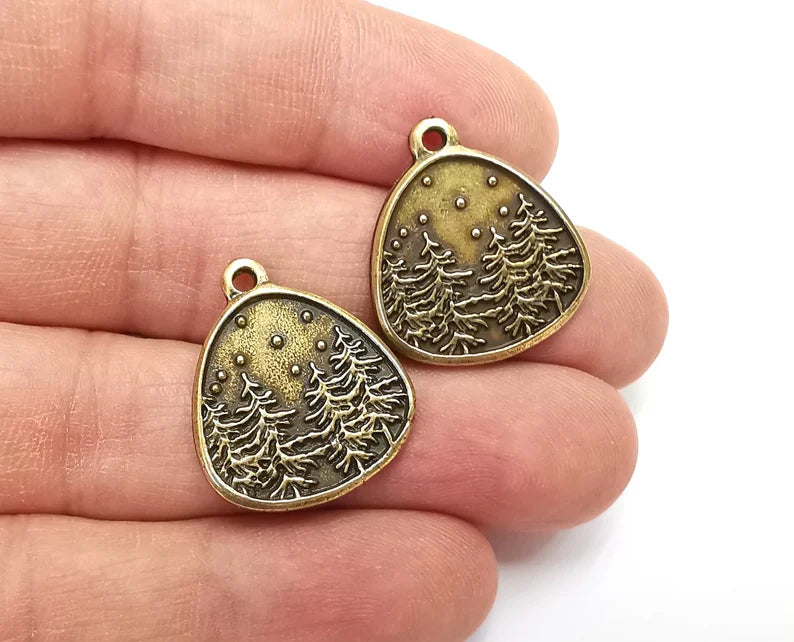 Winter Mountain Landscape Pine Tree Oval Pendant Charms Antique Bronze Plated Charms (25x22mm) G27542