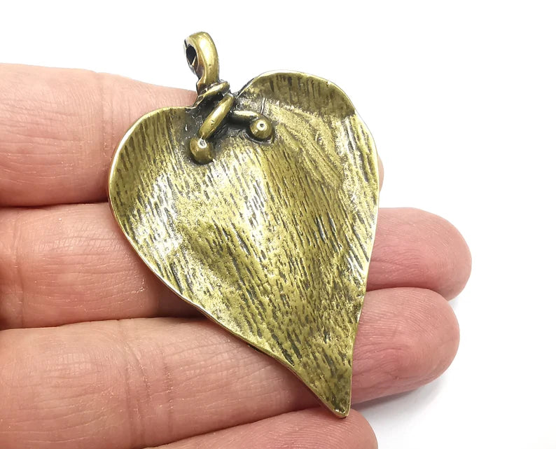 Heart Leaf Pendant Antique Bronze Pendant (64x45mm) G27665