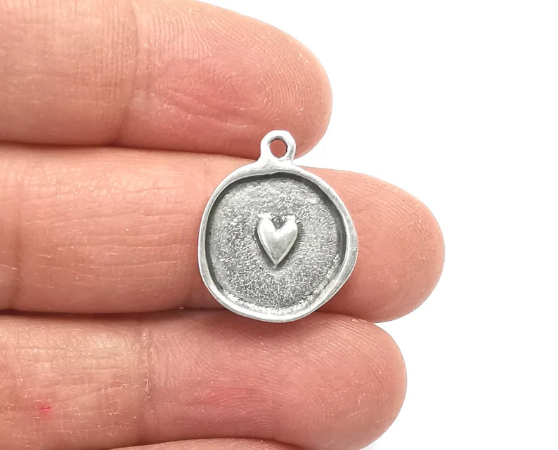 Heart Disc Round Charms Antique Silver Plated Charm (20x17mm) G27733