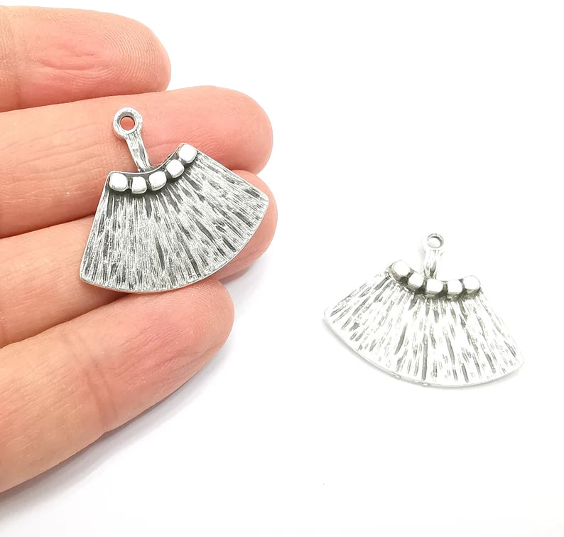 Ethnic Charms Tuareg Charms Antique Silver Plated Charm (32x29mm) G27891