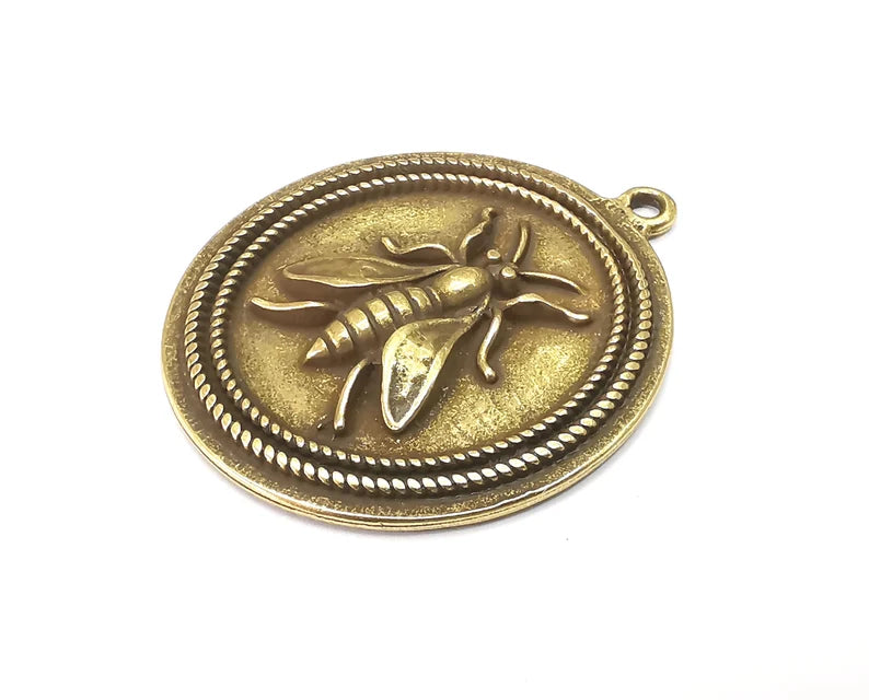 Queen Bee Oval Pendant Antique Bronze Plated Pendant (48x39mm) G27755