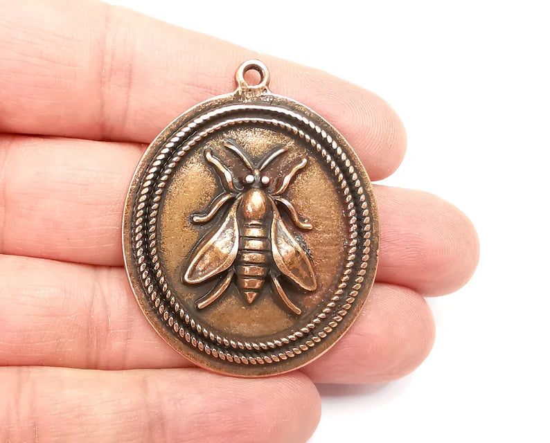 Queen Bee Oval Pendant Antique Copper Plated Pendant (48x39mm) G27819