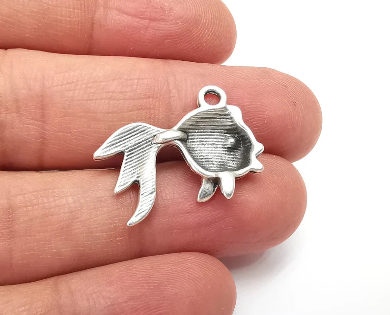 Fish Charms Antique Silver Plated Charms (27x20mm) G28069