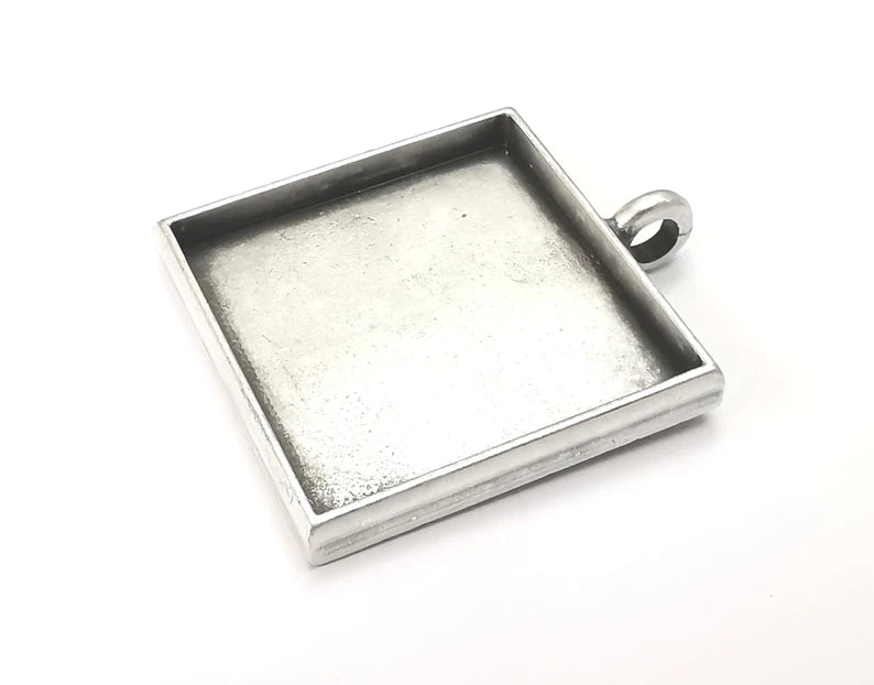 Square Pendant Blanks, Resin Bezel Bases, Mosaic Mountings, Dry flower Frame, Polymer Clay base, Antique Silver Plated (30mm) G28125