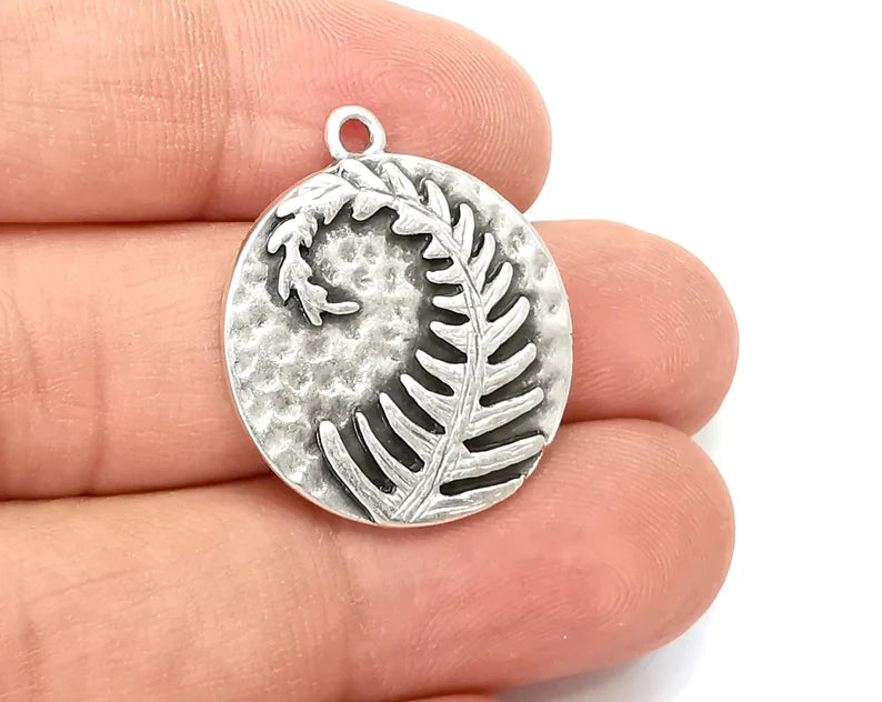Fern Leaf Charms Hammered Disc Pendant Antique Silver Plated Plated (28x24mm) G28137