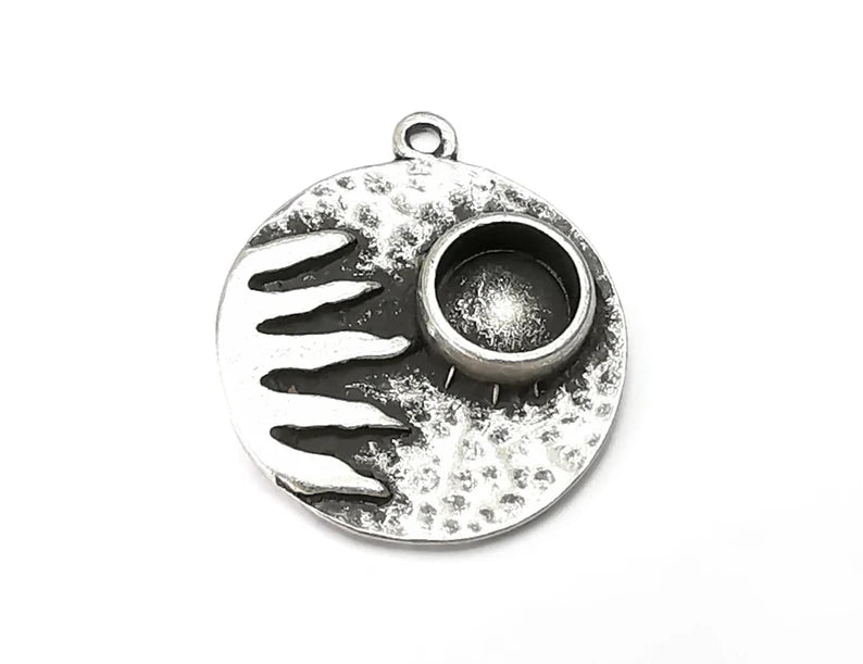 Sun Hammered Ethnic Silver Charms Blank Resin Bezel Mounting Cabochon Base Setting Antique Silver Plated (8mm Blank) G28138