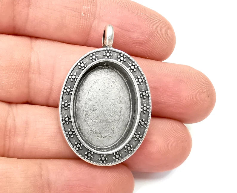 Flower Oval Pendant Blanks, Resin Bezel Bases, Mosaic Mountings, Dry flower Frame, Polymer Clay base, Antique Silver Plated (25x18mm) G28139