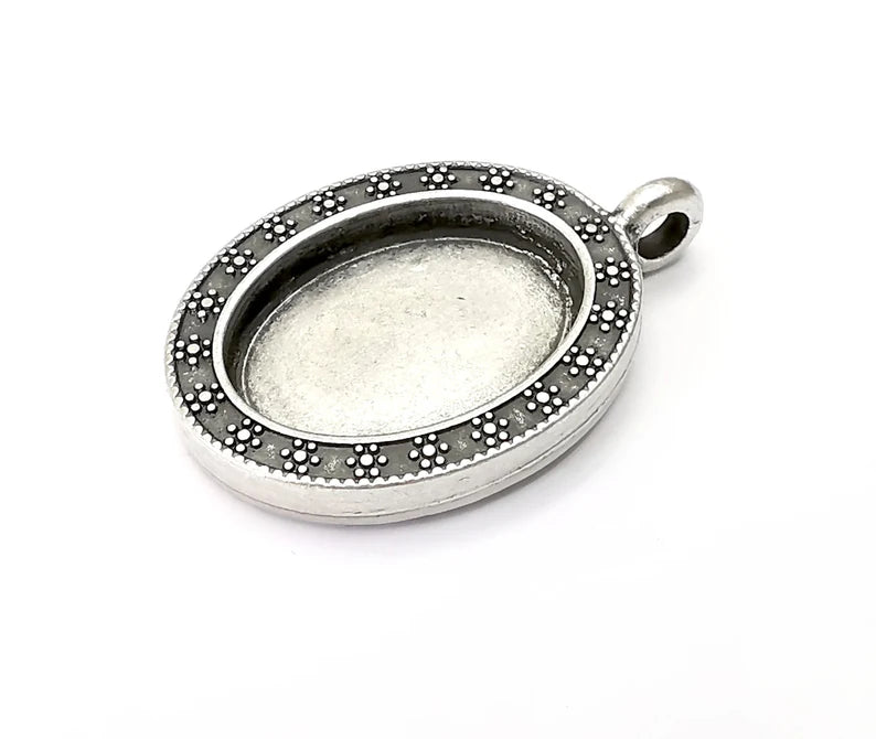 Flower Oval Pendant Blanks, Resin Bezel Bases, Mosaic Mountings, Dry flower Frame, Polymer Clay base, Antique Silver Plated (25x18mm) G28139