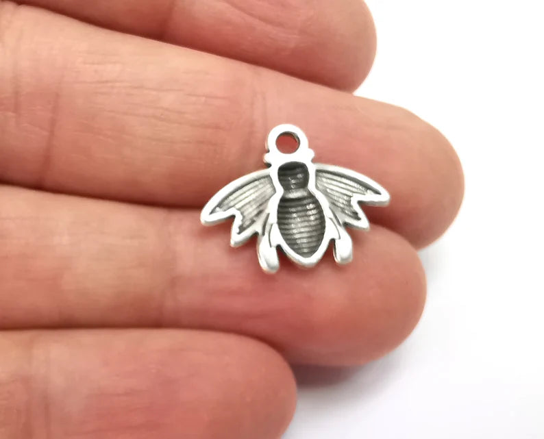 Honey Bee Charms Antique Silver Plated (20x16mm) G28143