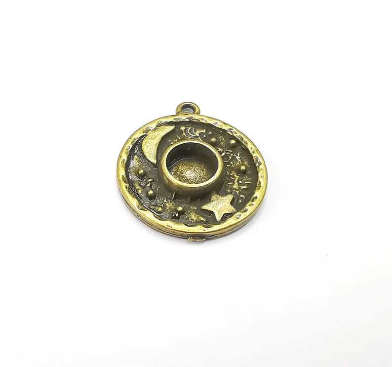 Crescent Moon Star Charms Round Bronze Blank Bezel Pendant Antique Bronze Plated (8mm Blank) G28159