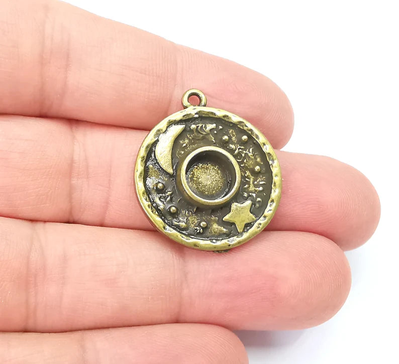 Crescent Moon Star Charms Round Bronze Blank Bezel Pendant Antique Bronze Plated (8mm Blank) G28159