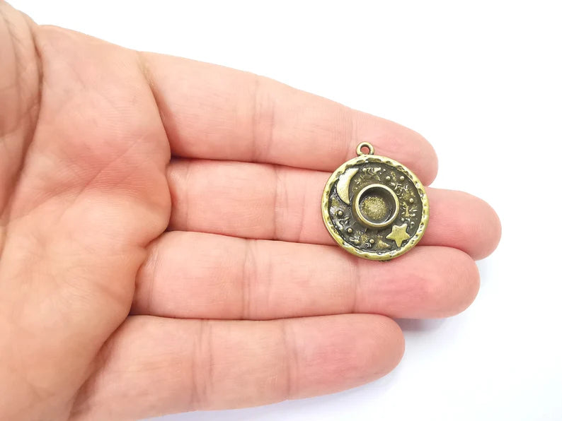 Crescent Moon Star Charms Round Bronze Blank Bezel Pendant Antique Bronze Plated (8mm Blank) G28159