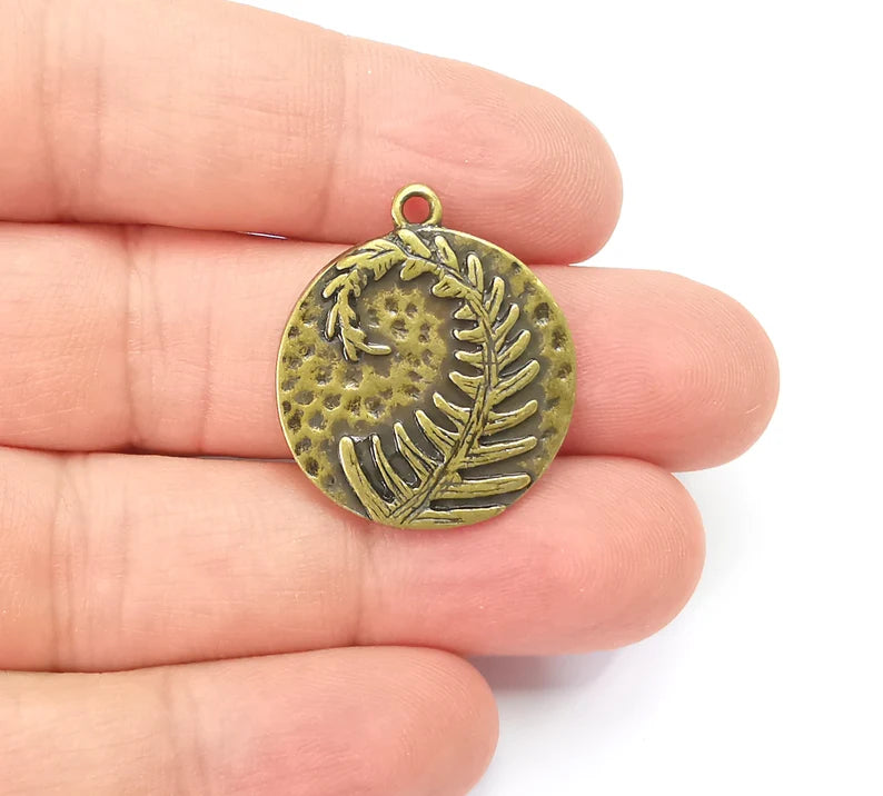 Fern Leaf Charms Hammered Disc Pendant Antique Bronze Plated Plated (28x24mm) G28160
