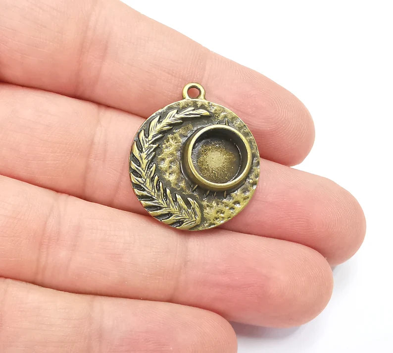 Fern Leaf Feather Charms Disc Bronze Blank Bezel Pendant Antique Bronze Plated (10mm Blank) G28173