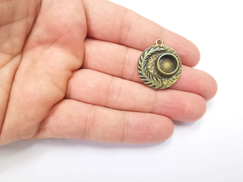 Fern Leaf Feather Charms Disc Bronze Blank Bezel Pendant Antique Bronze Plated (10mm Blank) G28173