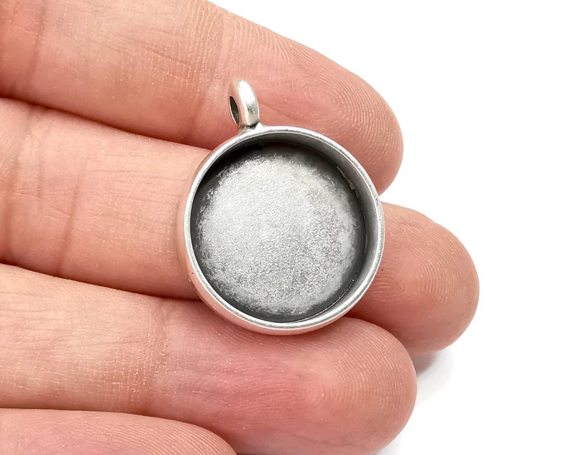 Round Pendant Blank Bezel Resin Mosaic Mountings Antique Silver Plated Charms (29x23mm)( 20 mm Bezel Inner Size) G28101