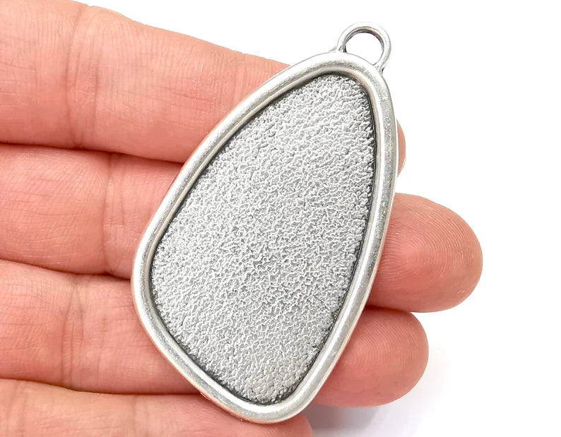 Silver Pendant Blanks, Resin Bezel Bases, Mosaic Mountings, Dry flower Frame, Polymer Clay base, Antique Silver Plated (49x28mm) G28108