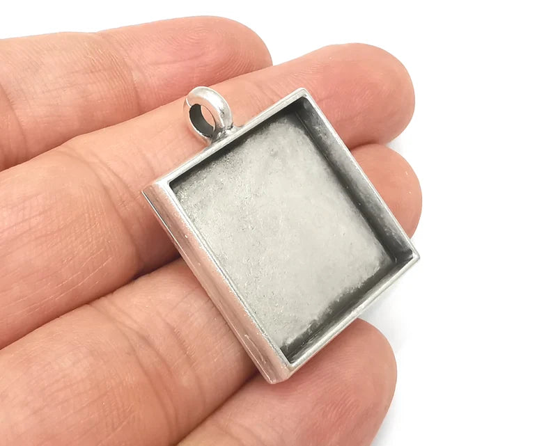 Square Pendant Blanks, Resin Bezel Bases, Mosaic Mountings, Dry flower Frame, Polymer Clay base, Antique Silver Plated (18mm) G28113