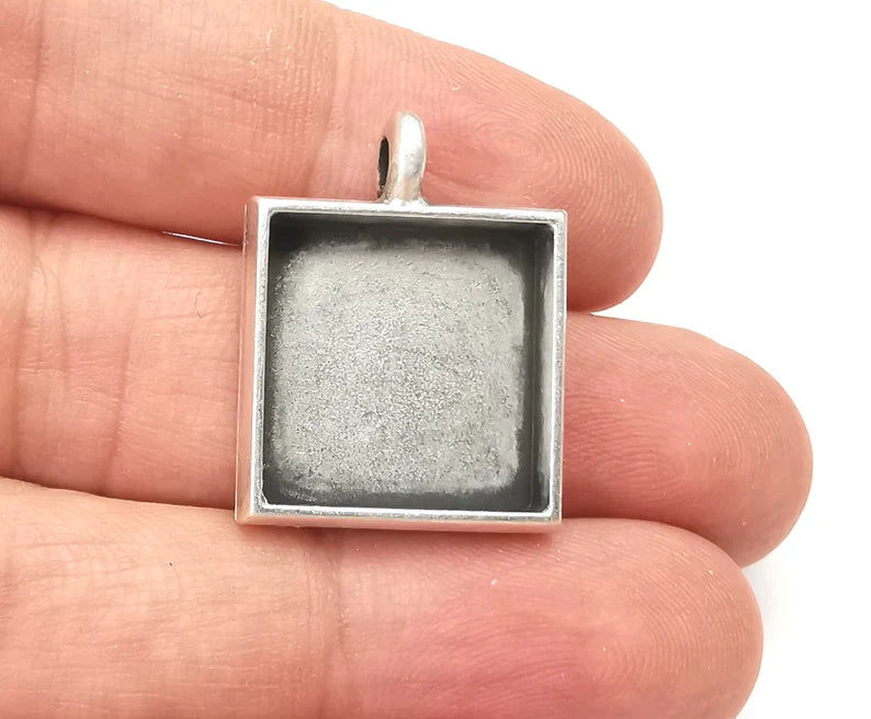 Square Pendant Blanks, Resin Bezel Bases, Mosaic Mountings, Dry flower Frame, Polymer Clay base, Antique Silver Plated (25mm) G28117