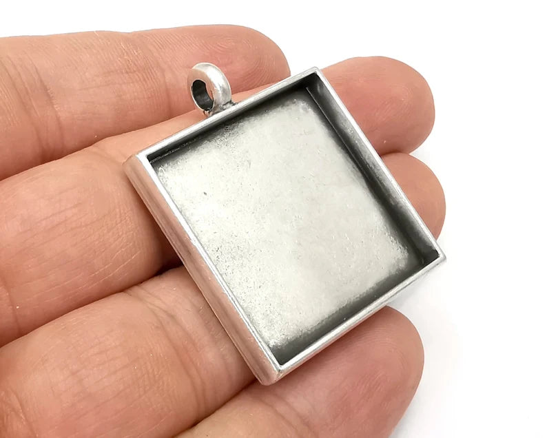 Square Pendant Blanks, Resin Bezel Bases, Mosaic Mountings, Dry flower Frame, Polymer Clay base, Antique Silver Plated (30mm) G28125