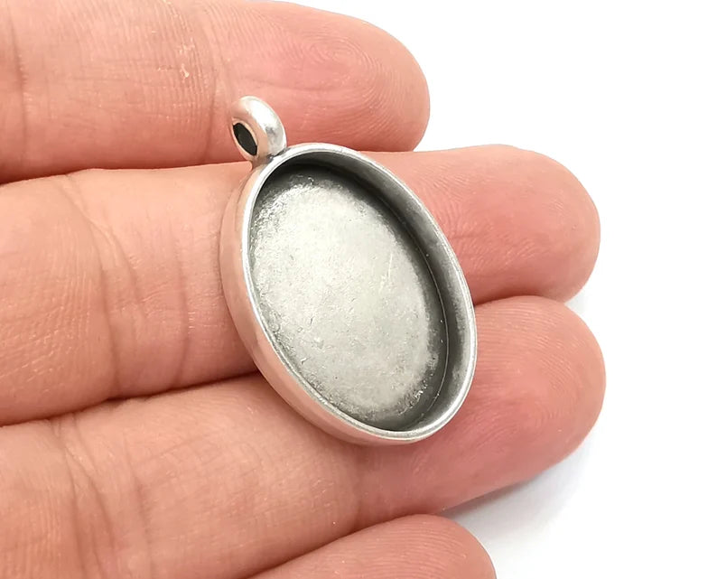 Oval Pendant Blanks, Resin Bezel Bases, Mosaic Mountings, Dry flower Frame, Polymer Clay base, Antique Silver Plated (25x18mm) G28126