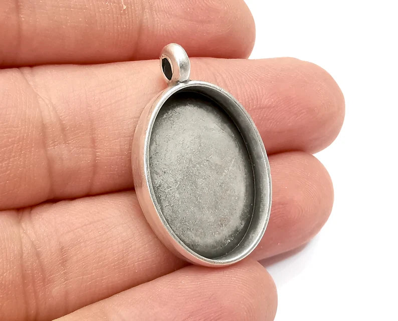 Oval Pendant Blanks, Resin Bezel Bases, Mosaic Mountings, Dry flower Frame, Polymer Clay base, Antique Silver Plated (25x18mm) G28126