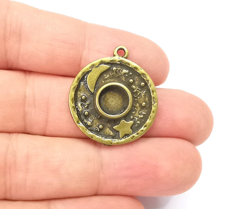 Crescent Moon Star Charms Round Bronze Blank Bezel Pendant Antique Bronze Plated (8mm Blank) G28159