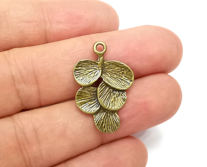 Leaf Charms Antique Bronze Plated (29x19mm) G28356