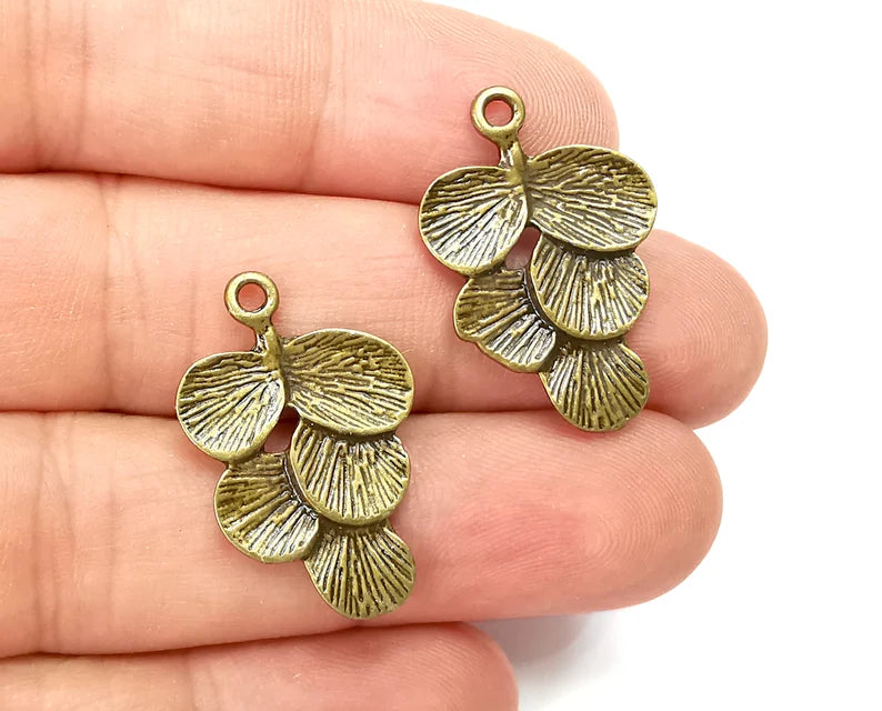 Leaf Charms Antique Bronze Plated (29x19mm) G28356