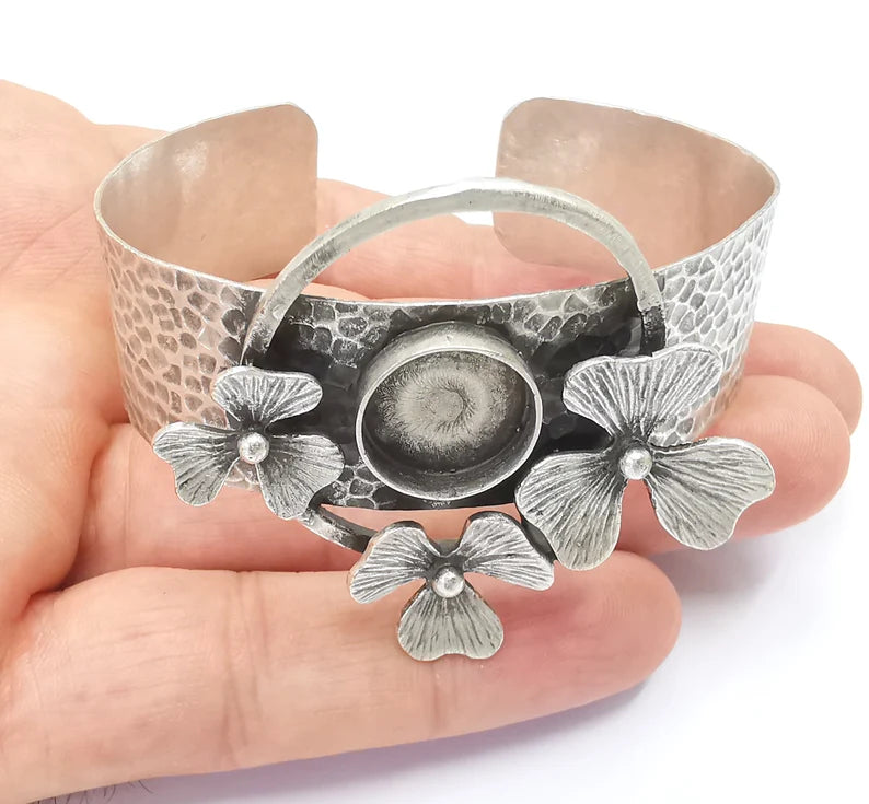 Hammered Flower Bracelet Brass Blank Bezel Glass Cabochon Base Adjustable Antique Silver Plated Brass (14mm blank) G33934