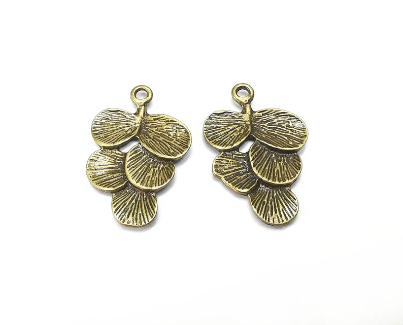 Leaf Charms Antique Bronze Plated (29x19mm) G28356
