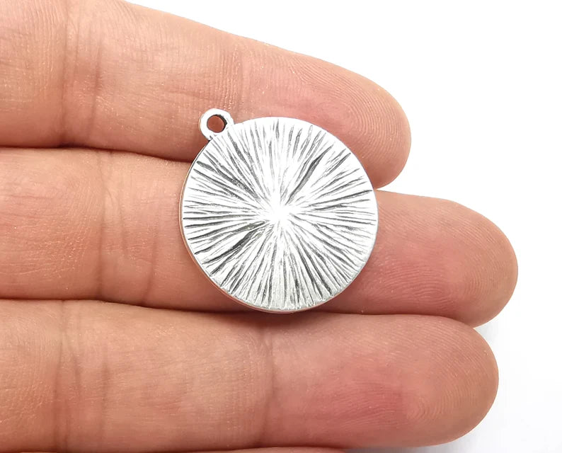 Fern Leaf Charms Hammered Disc Pendant Antique Silver Plated (28x25mm) G28500